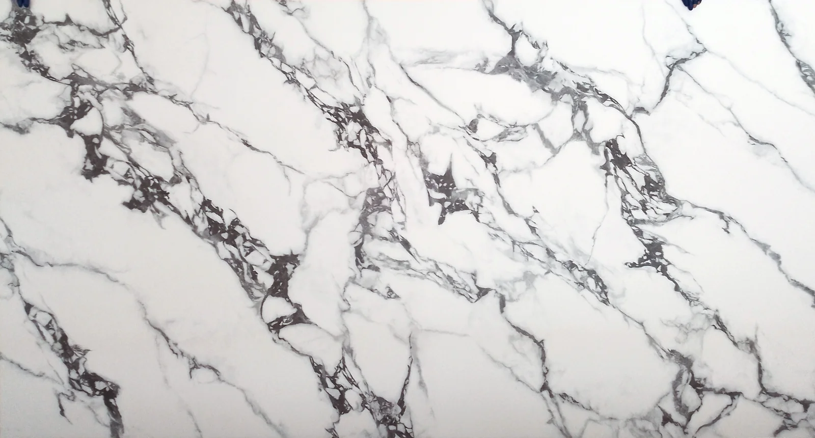 Mesada de cuarzo Suprastone Bulgary Black